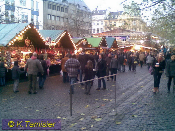 2008-11-30 16-17-24.jpg - Bonn   Weihnachtsmarkt